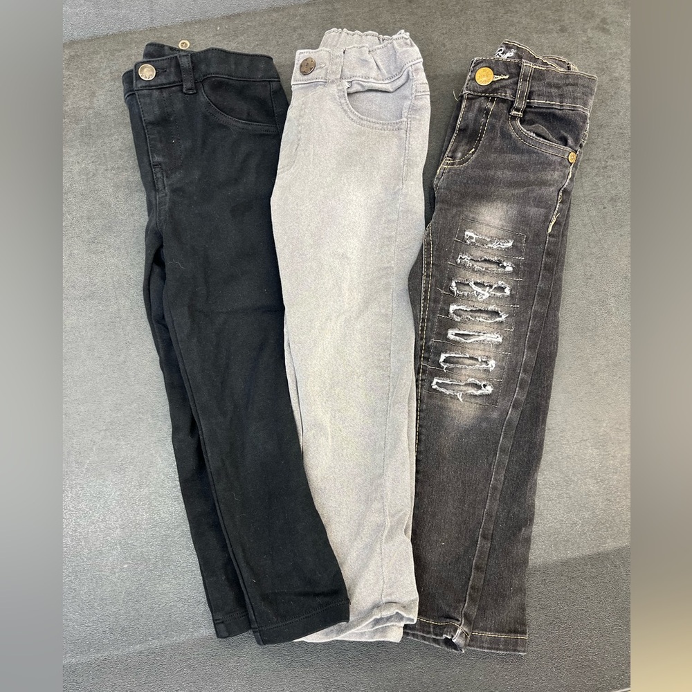 Bundle of 4T jeans